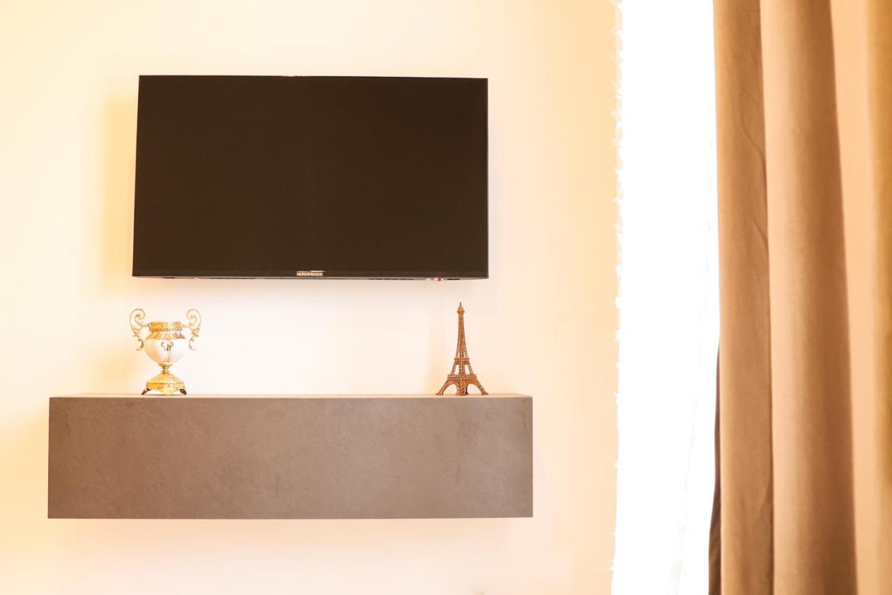 House Emy In Central Napoli Ngoại thất bức ảnh